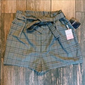 F21 NWT houndstooth highwaisted cinched shorts